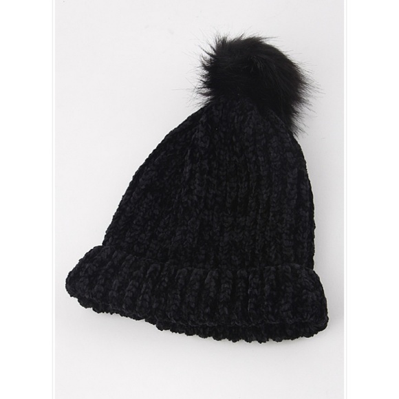 Women's Black Beanie - Picture 3 of 5